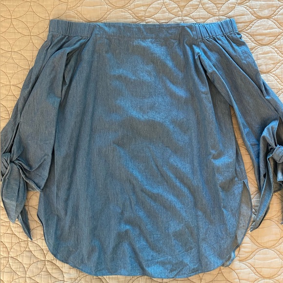 Club Monaco | Sophiya Blouse — Chambray | Size 2 - Picture 2 of 12